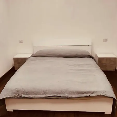 לינה וארוחת בוקר Maura's